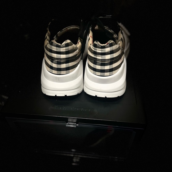 Burberry Iconic Check Pattern Sneakers with Logo Strap size 9 - Picture 9 of 9